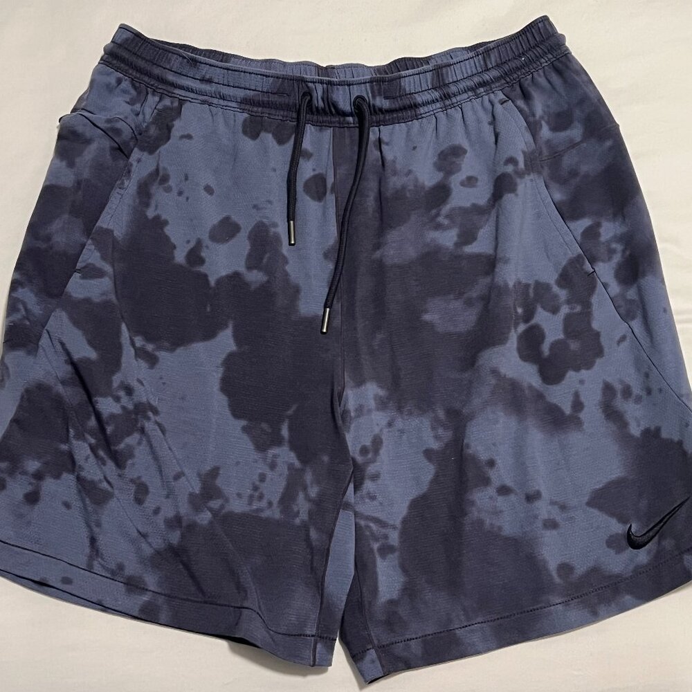 nike dri-fit yoga shorts medium